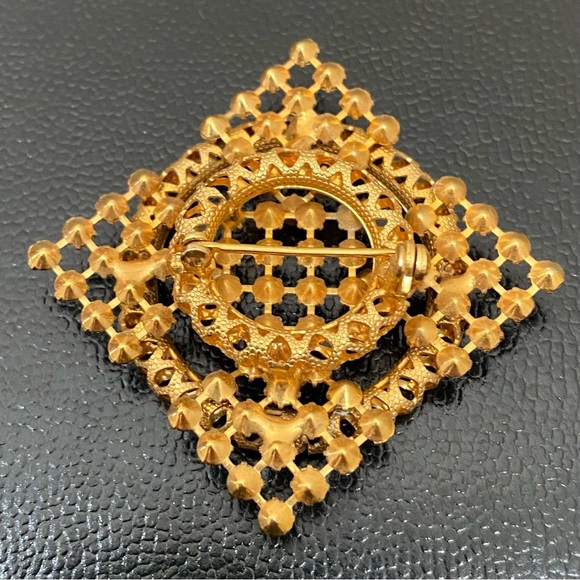 Vintage Unsigned Faux Turquoise Gold-tone Filigree Brooch - Picture 9 of 14